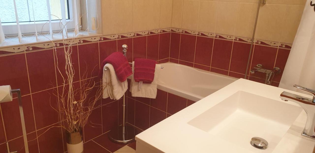 Topart Apartman Tapolca Zewnętrze zdjęcie